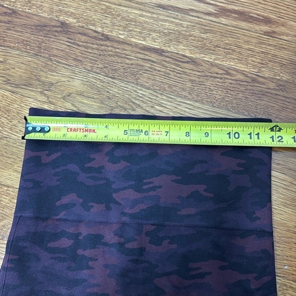SPANX Look At Me Now Burgundy Seamless Camo Leggings Size Medium - Picture 5 of 12